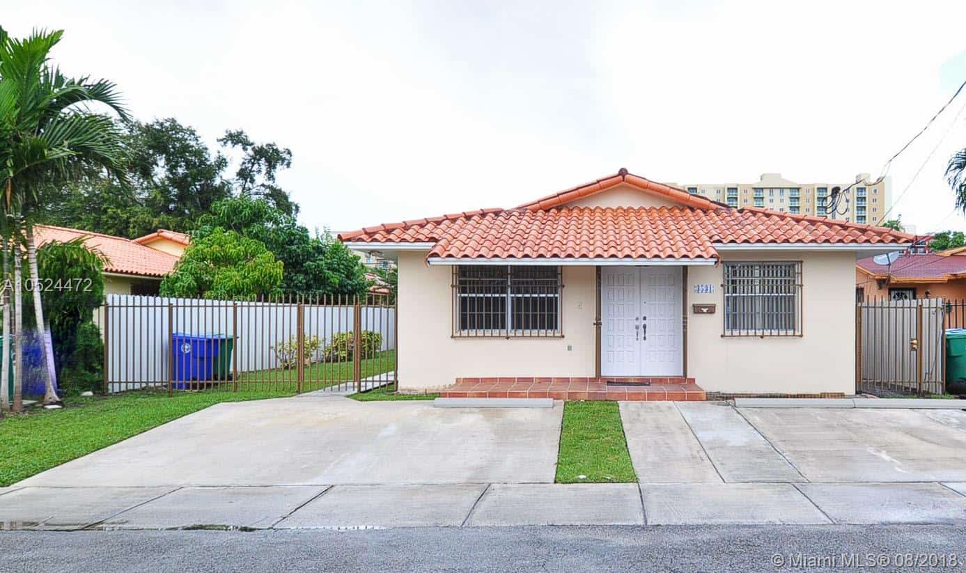 Duplex For Sale in Heart of Miami! 35313533 SW 23rd Terrace, Miami, FL